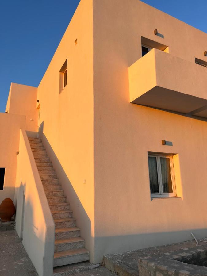 Theasis Apartments Adamantas  Exterior photo