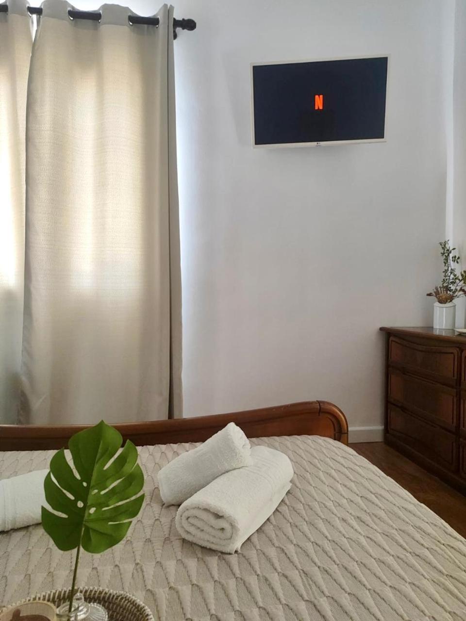 Theasis Apartments Adamantas  Exterior photo